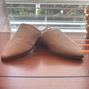 DV by Dolce Vita Brown Textured Slip-On Loafers
NEW